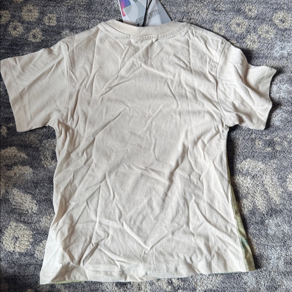 NWT Daydreamer Cream Motel Graphic Tee with Vibrant Design - Picture 8 of 8